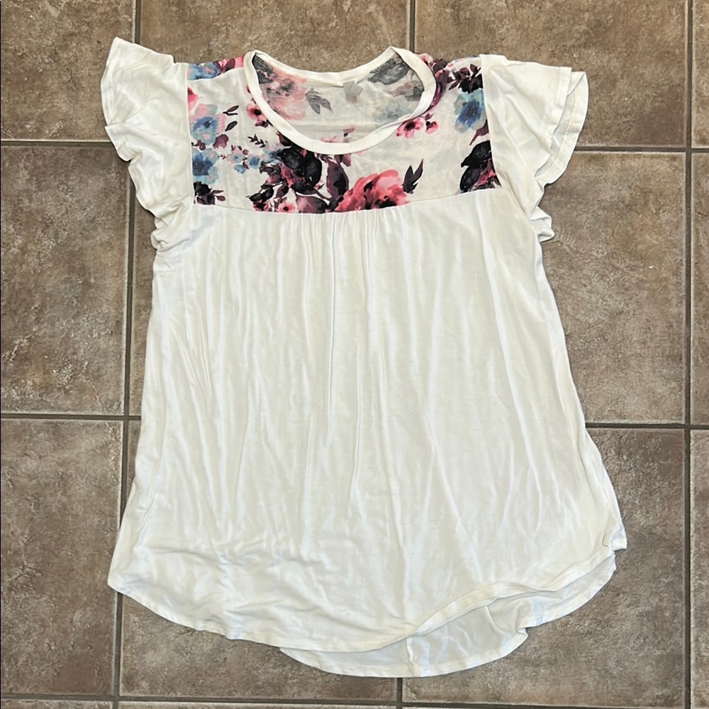Acting Pro Floral White Women's Ruffle Cap Sleeve Top Size Medium